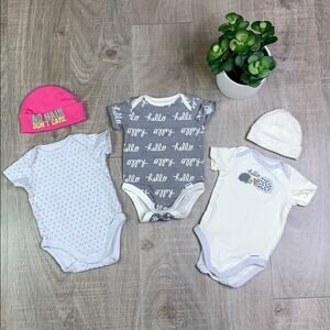 Set of 3 Gerber Organics Gender Neutral Onesies Size Newborn